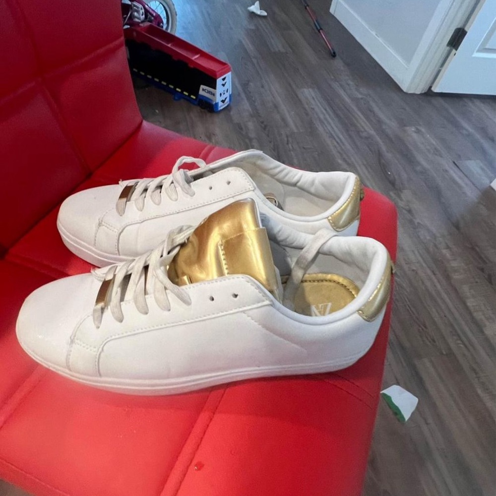 Used just 2ce. Good as new